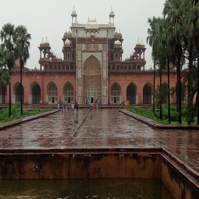 Akbar’s Tomb Package Tour